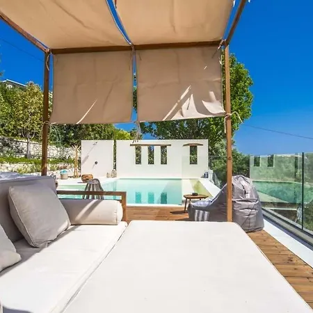 Lygia Sleeps 10 With Pool Air Con And Wifi Ligia
