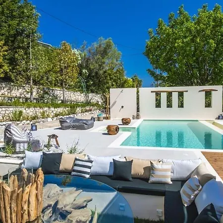 Villa Lygia Sleeps 10 With Pool Air Con And Wifi Ligia