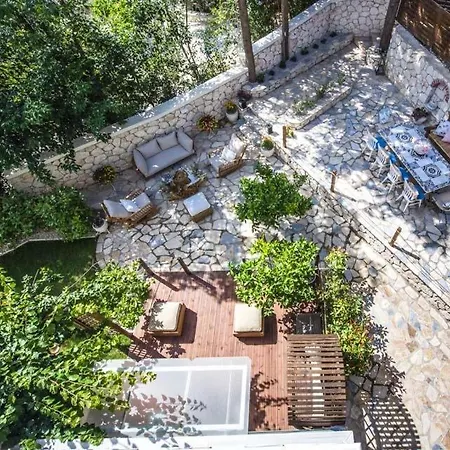 Villa Lygia Sleeps 10 With Pool Air Con And Wifi *