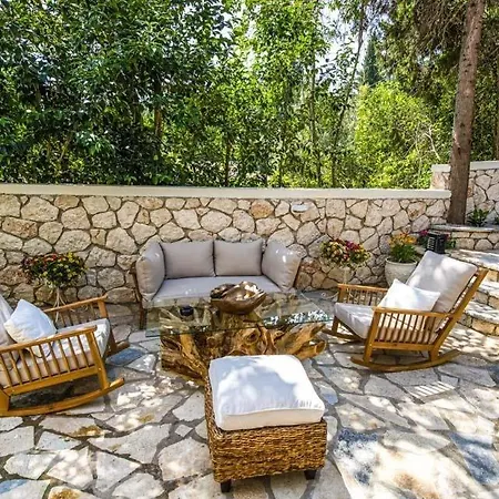 Villa Lygia Sleeps 10 With Pool Air Con And Wifi *