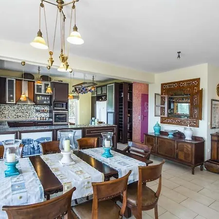 Lygia Sleeps 10 With Pool Air Con And Wifi Lygia (Lefkada)